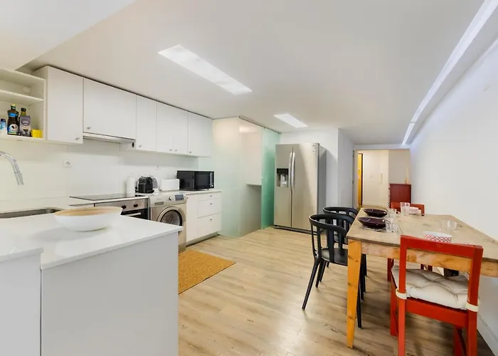 Appartement Central Retreat: Cozy Duplex With A Balcony